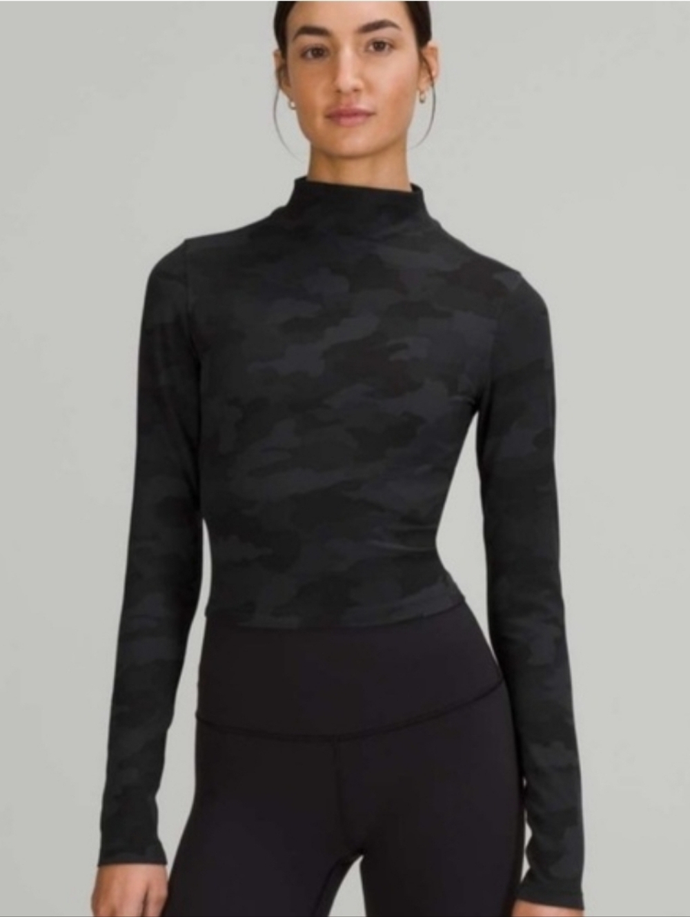 Lululemon Black Camo Long-Sleeve Mock Neck Cropped Tee. Sz 6